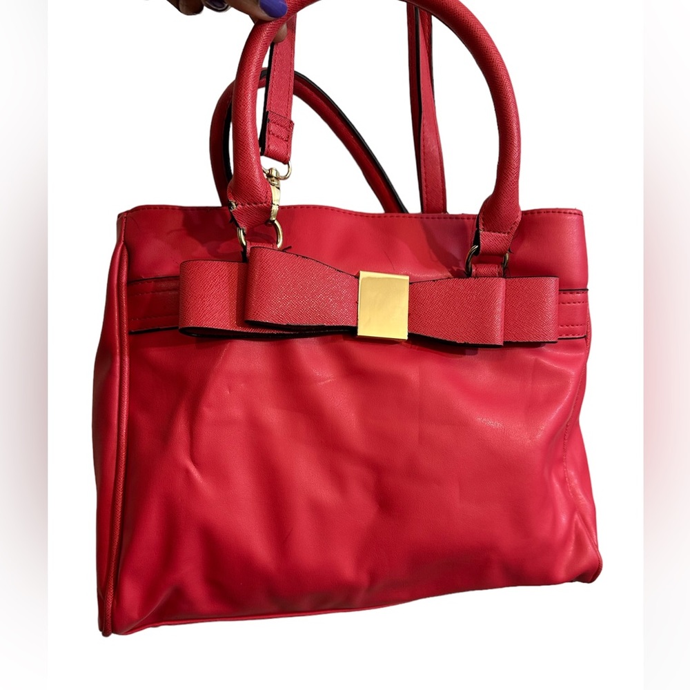 Merona Pink triple pocket shoulder purse with bow.